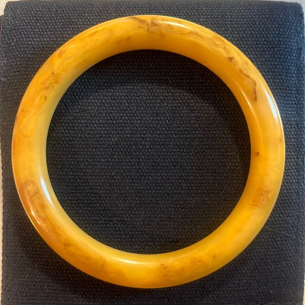 Bakelite Bangle - Picture 1 of 2